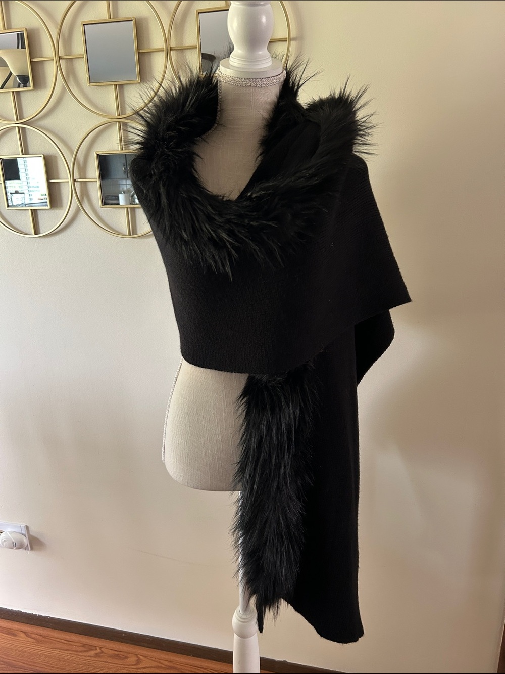 Jessica women’s Black Faux Fur Trim Wrap, shawl, size 17”x78”